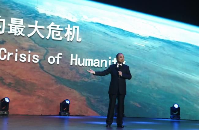 Hu Jiaqi, the Famous Anthropologist Warns that Nano-robots Hidden Risks Behind Eternal Life.JPG