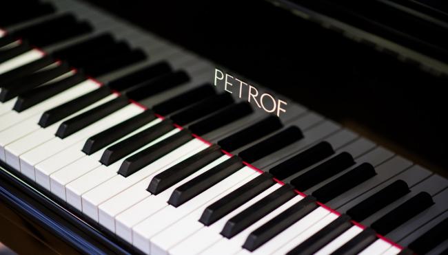 petrof-piano.jpg