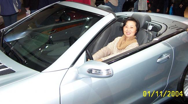 Linna in Acura-trim.jpg