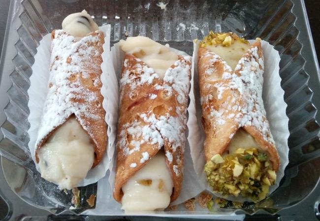 20170402090402_73086.jpg 5 Natalies small Pistachio Cannoli.jpg
