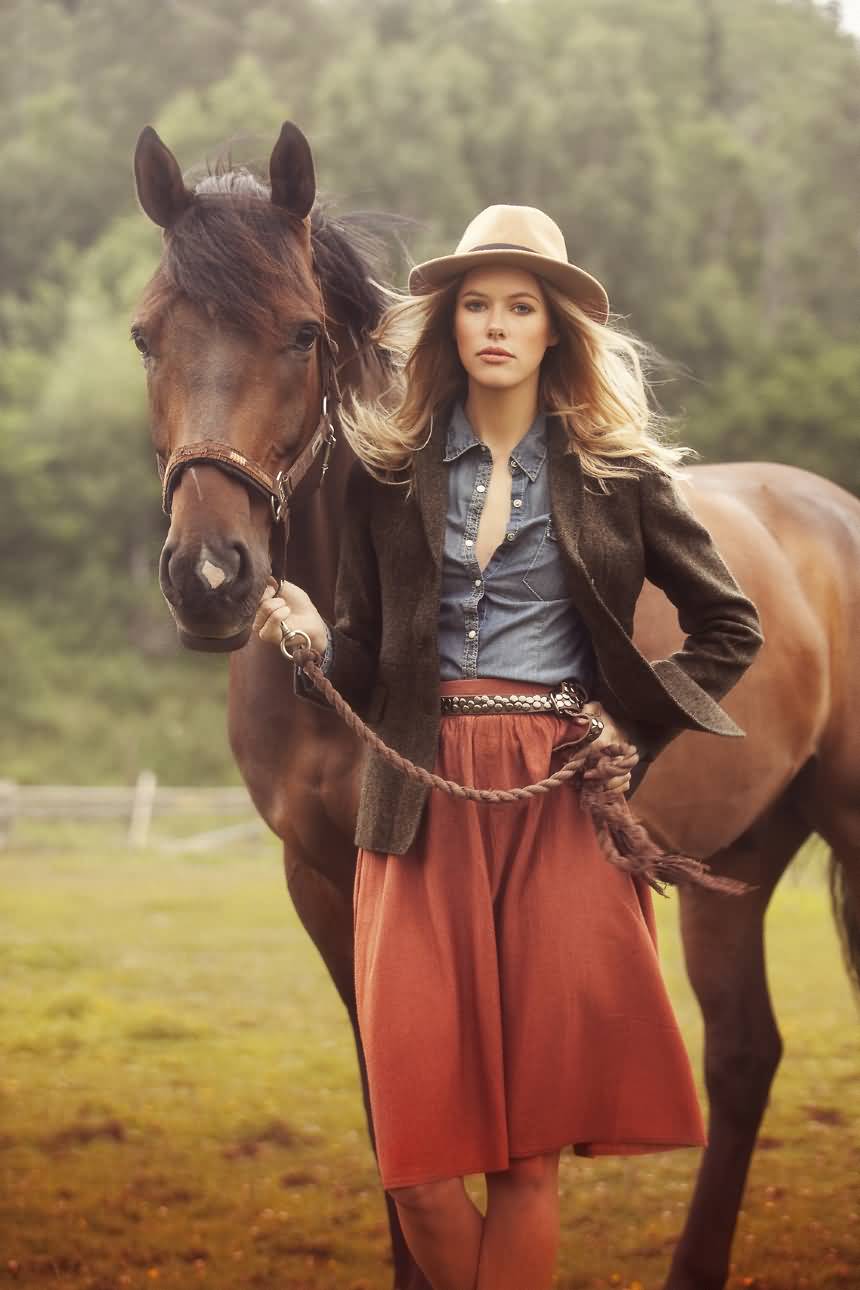 Stunning-Country-Girl-With-Horse-Picture.jpg
