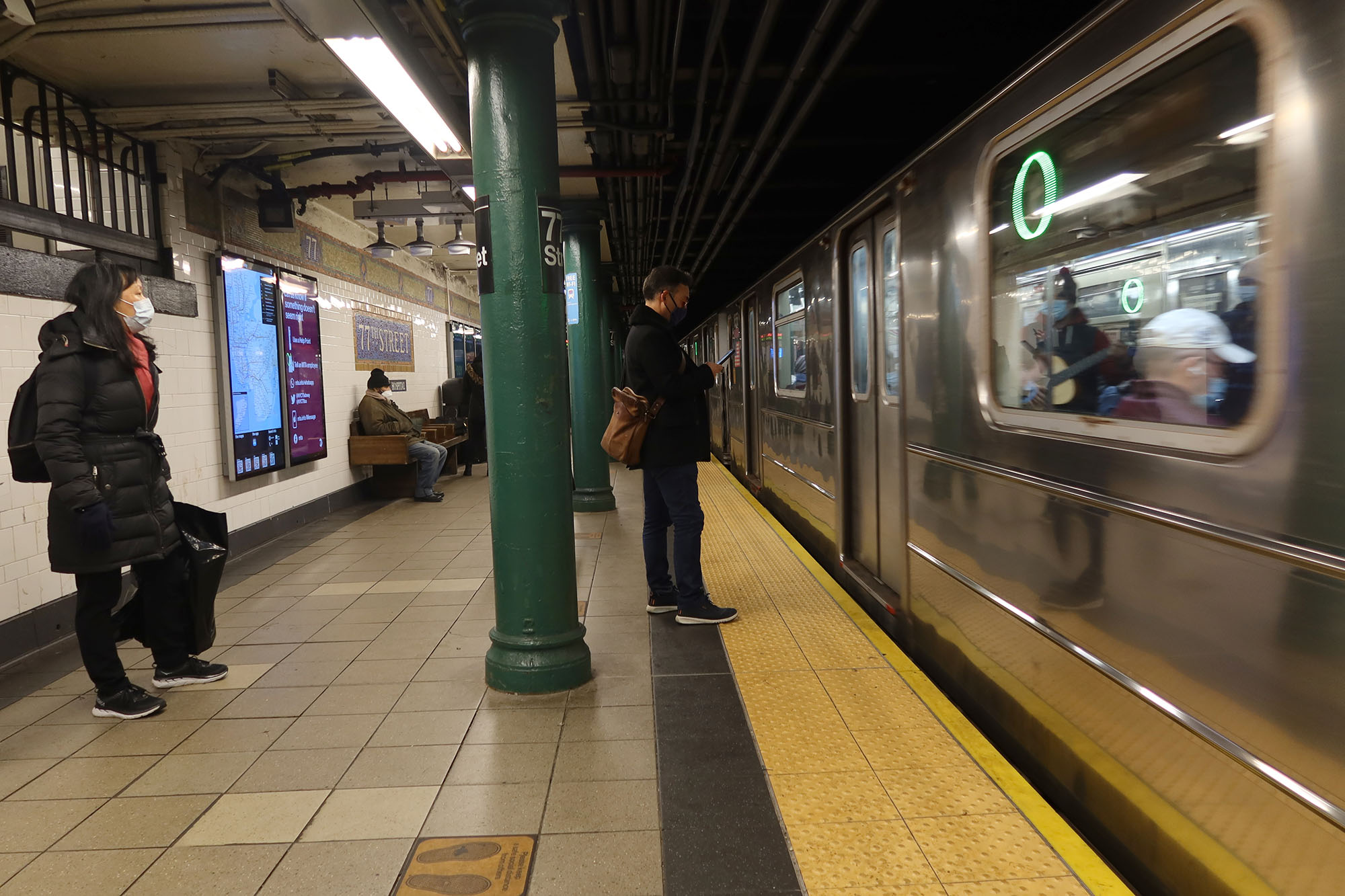 nyc-subway-platform.jpg