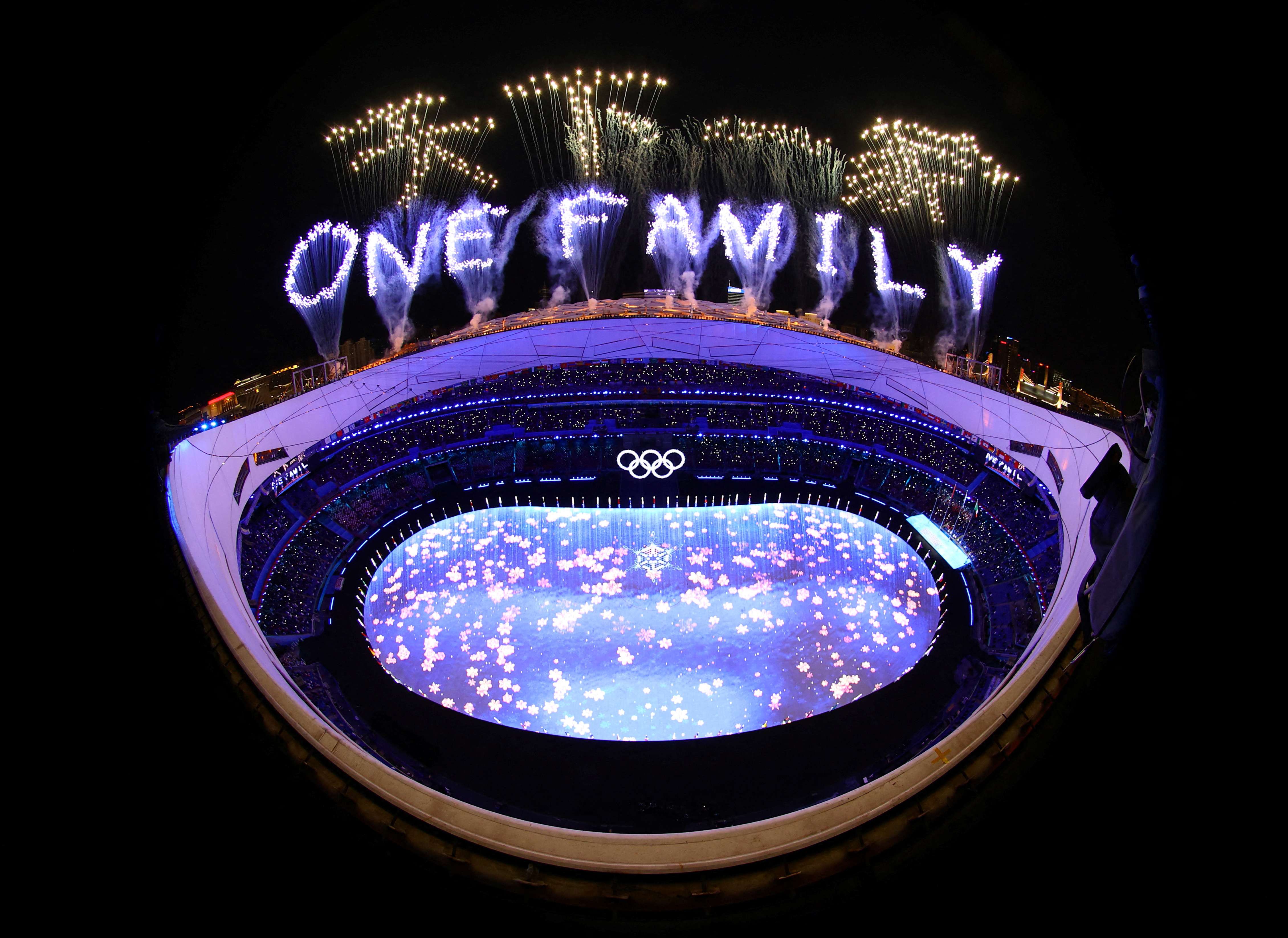 2022-02-20t135840z_1870385023_sp1ei2k121nk2_rtrmadp_3_olympics-2022-closing.jpg