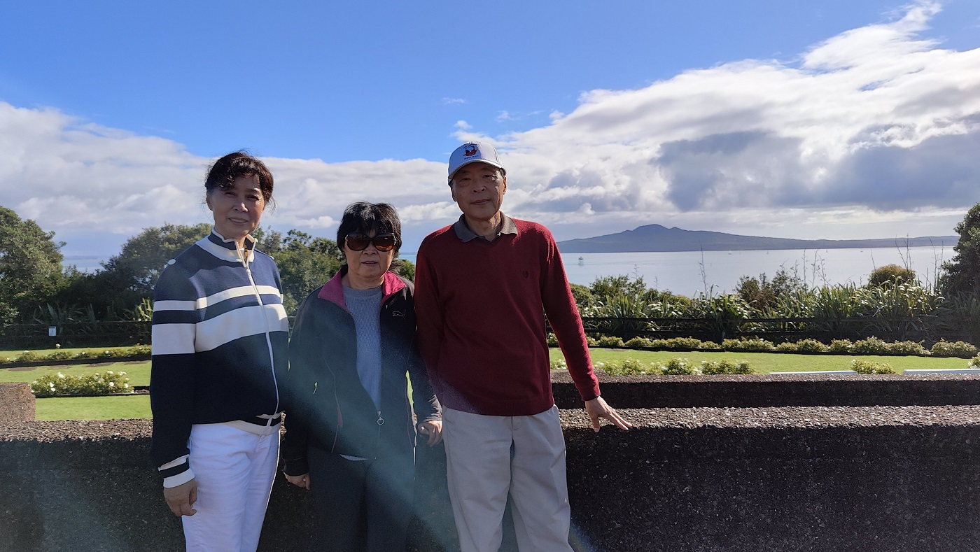 20250112044030_23977.jpg 0-7-4 三人團留影.jpg