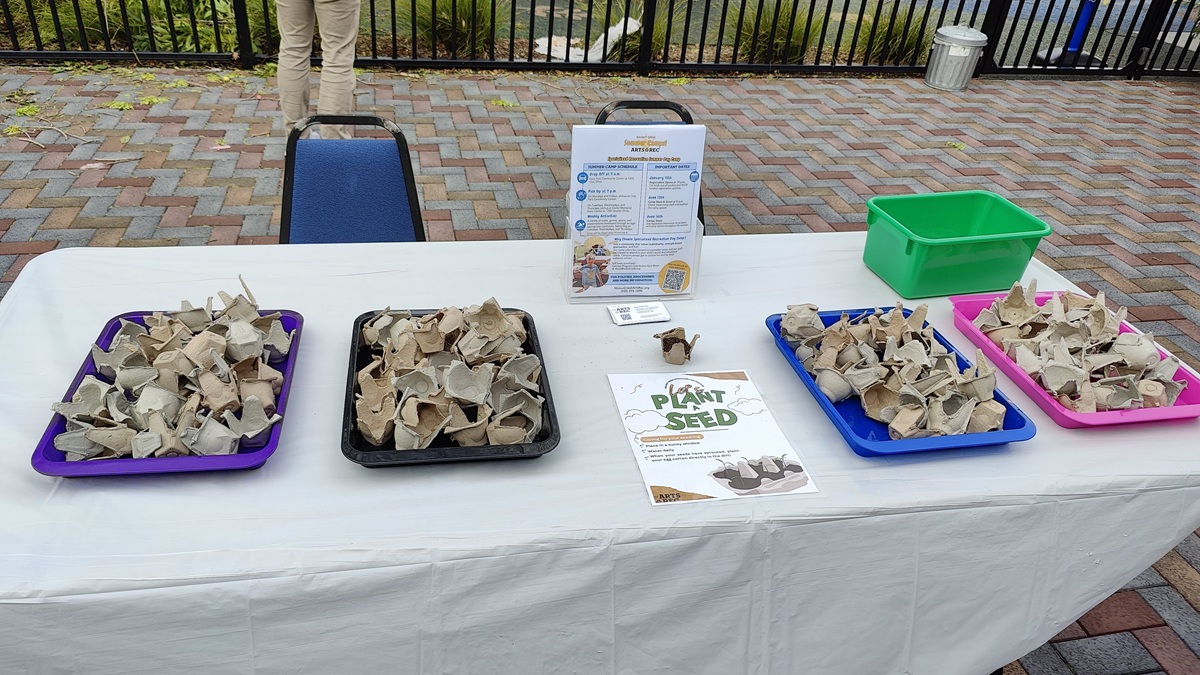 20250316060900_35447.jpg 1-9-3 雞蛋盒剪的迷你花盆.jpg