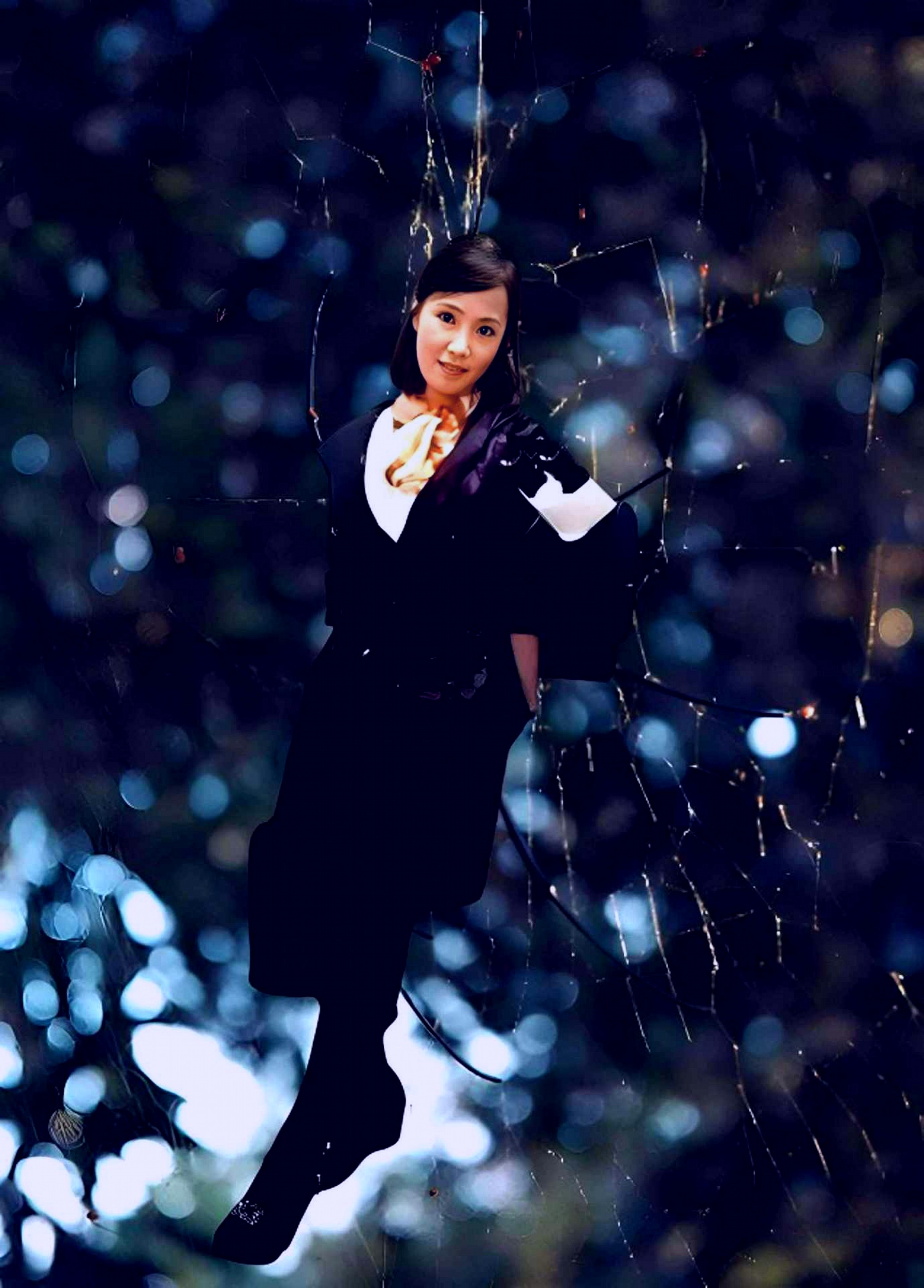 超级黑衣美女.jpg