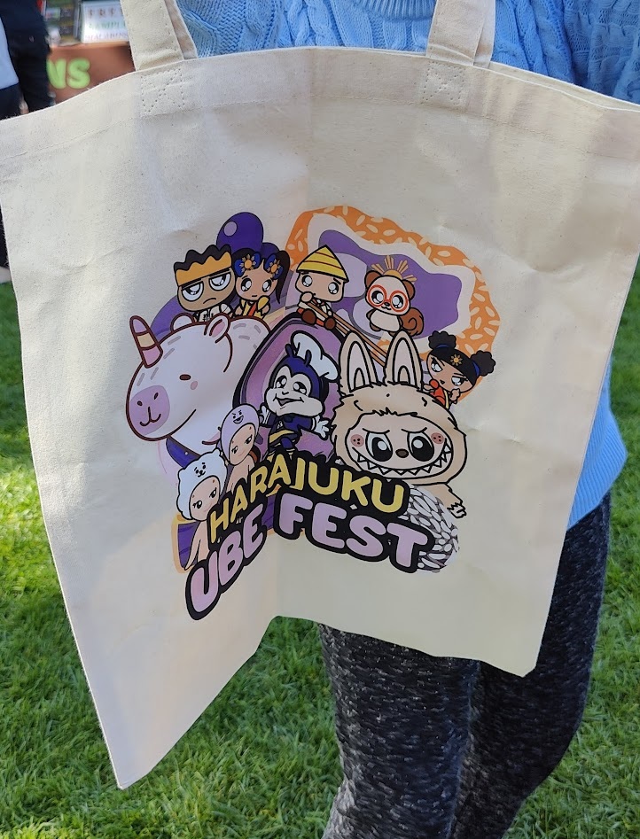 20250422060004_17270.jpg 0-5-4 買票尋彩蛋發的原宿紫薯節袋子 留個紀念.jpg