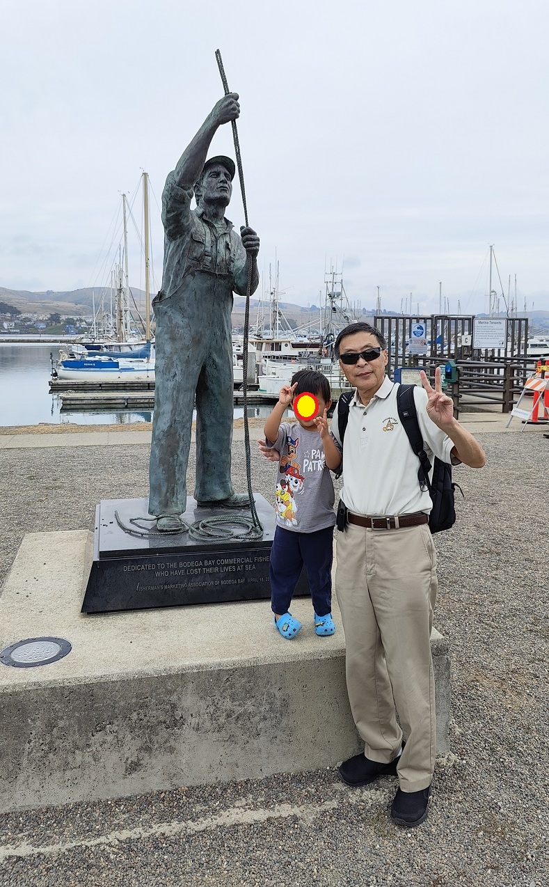 20250515040215_65663.jpg 3 跟爺爺一起亮相 星星版.jpg