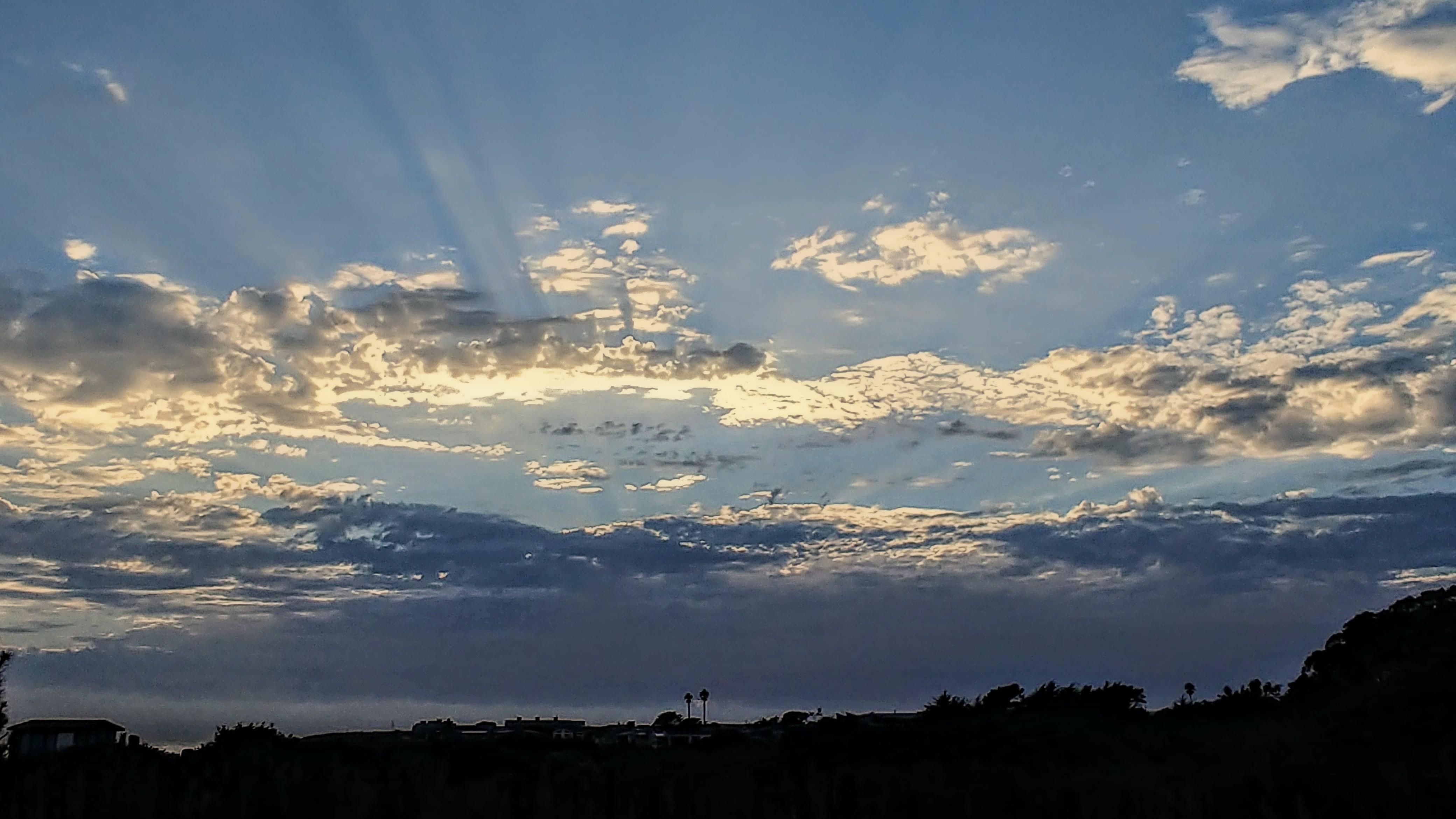 20250920185100_98597.jpg 1000019434.jpg