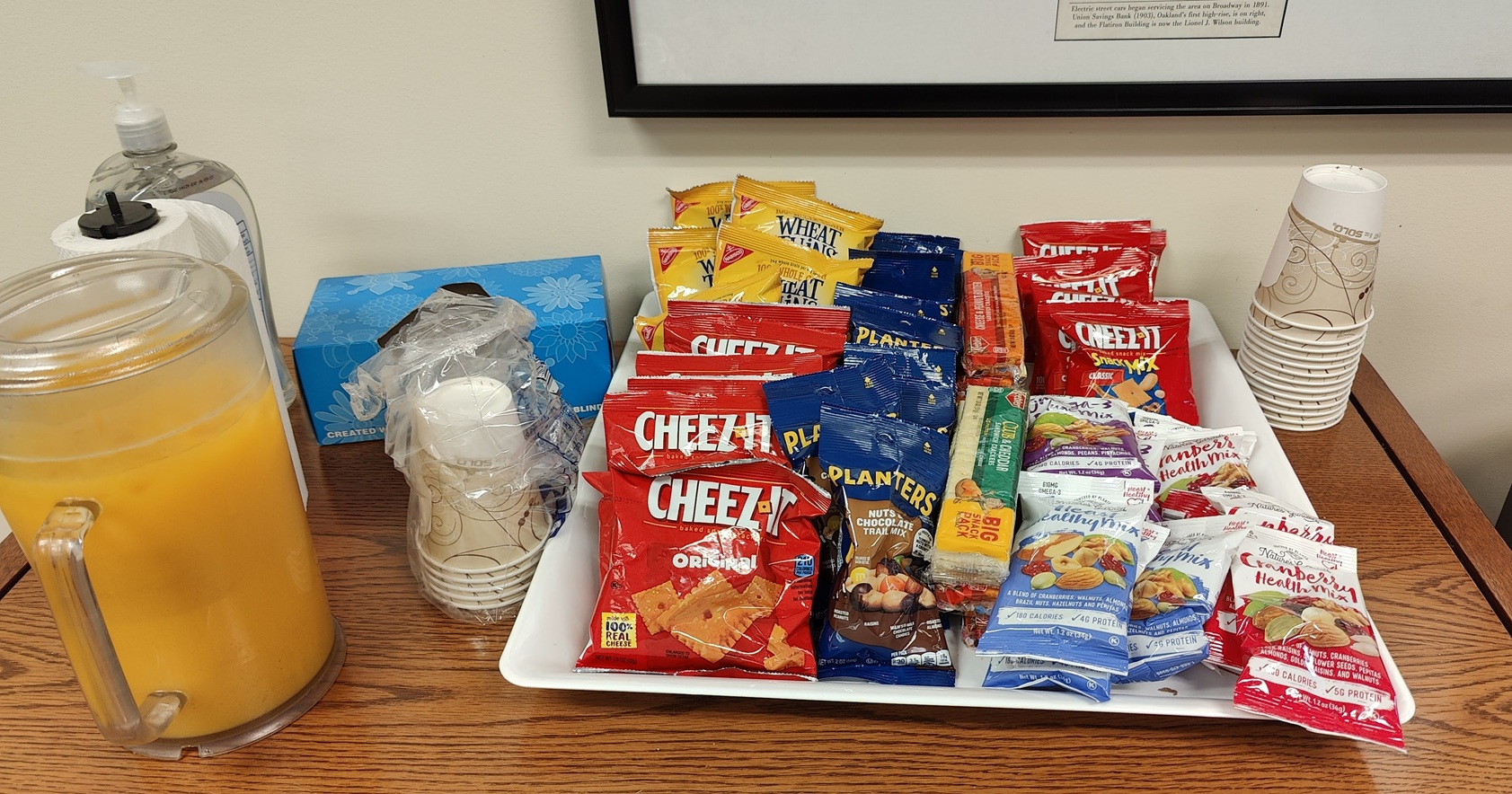 20251025034048_28119.jpg 3-8-3 还有snacks-橙汁等.jpg